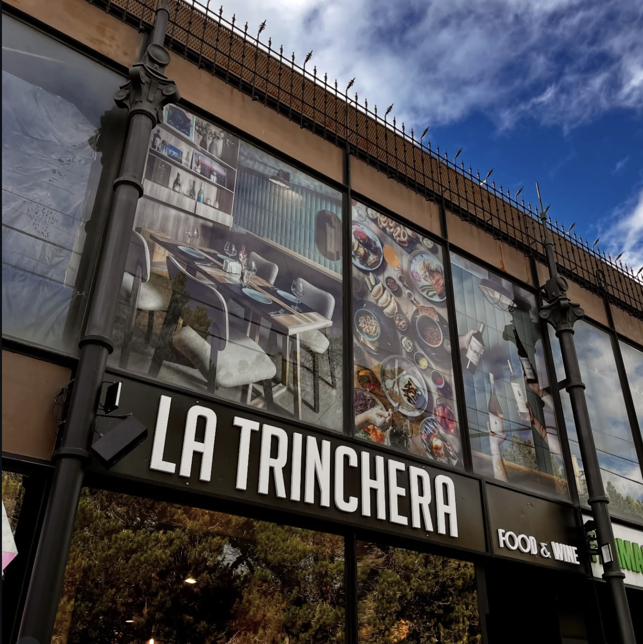 Vinilo de fachada para La Trinchera Food & Wine